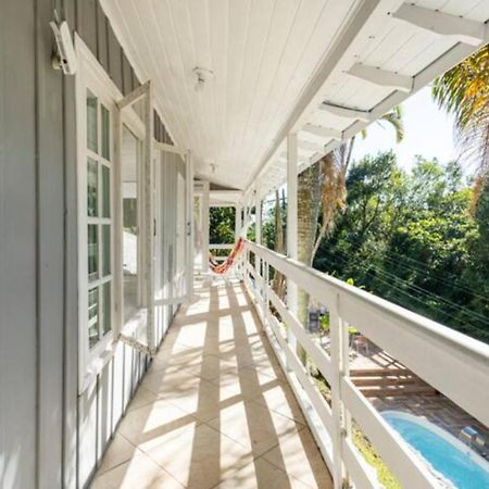 Gray House - Com Piscina Pertinho Do Mar! Villa Palhoca Exterior photo
